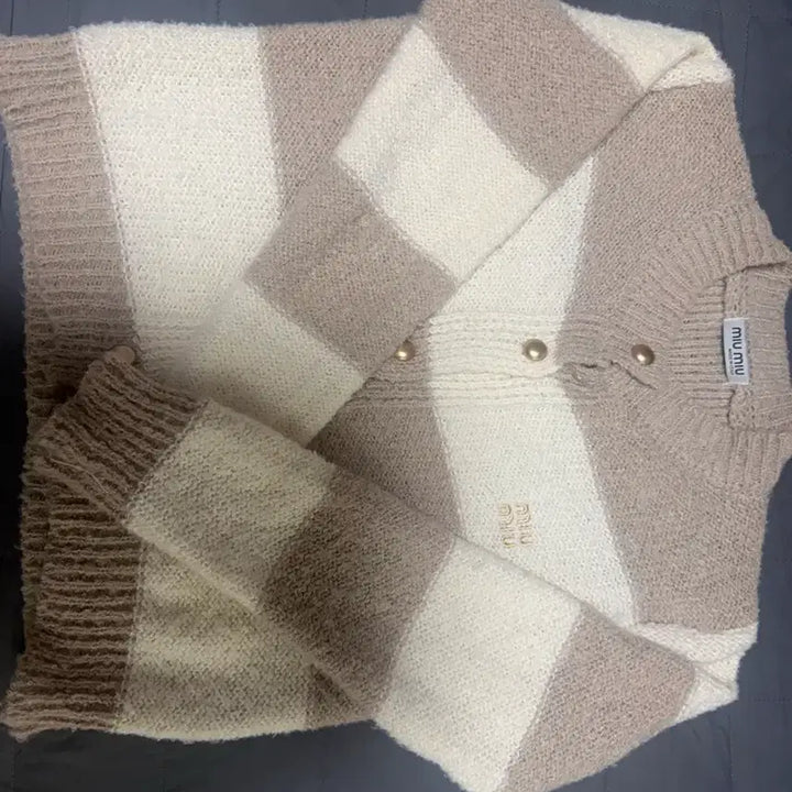 [BUNJANG] Imported Knit Cardigan / 수입의류 금장 버튼 스트라이프 니트 가디건
