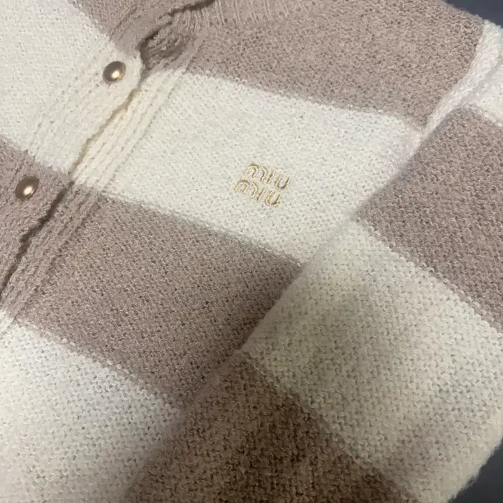 [BUNJANG] Imported Knit Cardigan / 수입의류 금장 버튼 스트라이프 니트 가디건