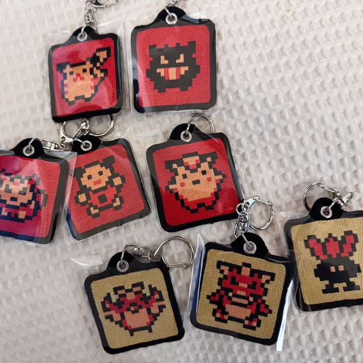 [BUNJANG] Pokemon Gold & Silver 25th Anniversary Embroidered Keyring / 포켓몬스터 금은 25주년 자수 키링