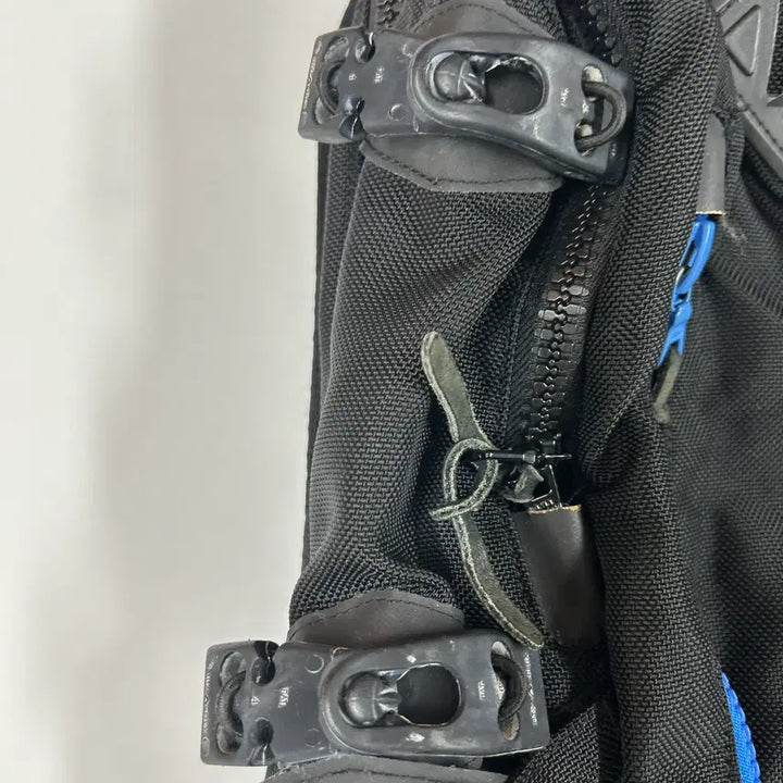 [BUNJANG] Visvim Black Blue Point Zipper Ballistic Backpack 20L / VISVIM 올드비즈빔 블랙 블루포인트지퍼 발리스틱백팩 20L