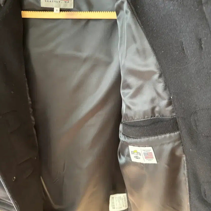 [BUNJANG] EBBETS FIELD Women's Wool Duffle Coat Navy / 이벳필드 여성 울 소재 떡볶이 코트 플래그 오버핏 숏코트 네이비