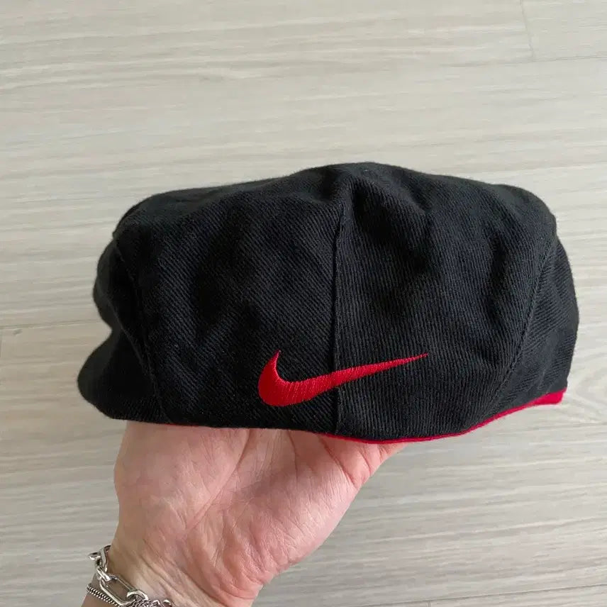 [BUNJANG] Nike Swoosh Old School Hunting Cap - Black / 나이키 스우시 자수 올드스쿨 베레모 헌팅캡 뉴스보이 블랙