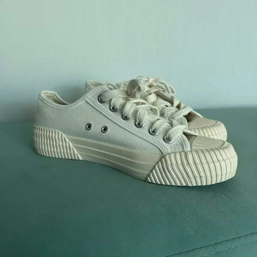 [BUNJANG] Ivory Canvas Sneakers / 아이보리 캔버스 스니커즈