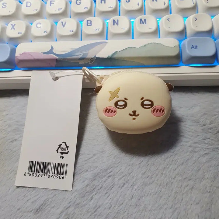 [BUNJANG] Chiikawa, Face Mini Silicone Pouch, Raccoon, New / 치이카와 먼작귀 얼굴 미니 실리콘 파우치 랏코 새상품