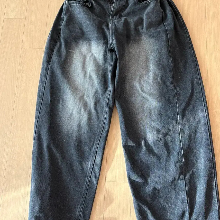 [BUNJANG] Able Sugar Powder Jeans / 에이블리 슈가파우더 청바지