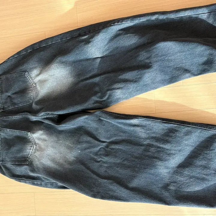 [BUNJANG] Able Sugar Powder Jeans / 에이블리 슈가파우더 청바지