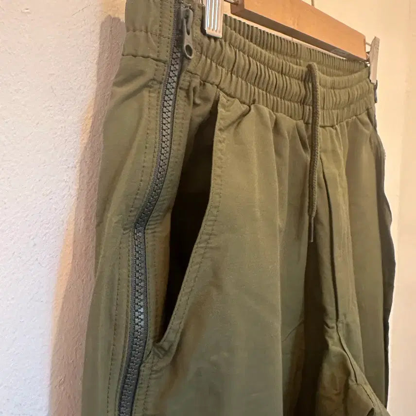 [BUNJANG] thisisneverthat Nylon Side Zip Pants (Men's M) / 남성M) 디스이즈네버댓 사이드 지퍼 나일론 팬츠