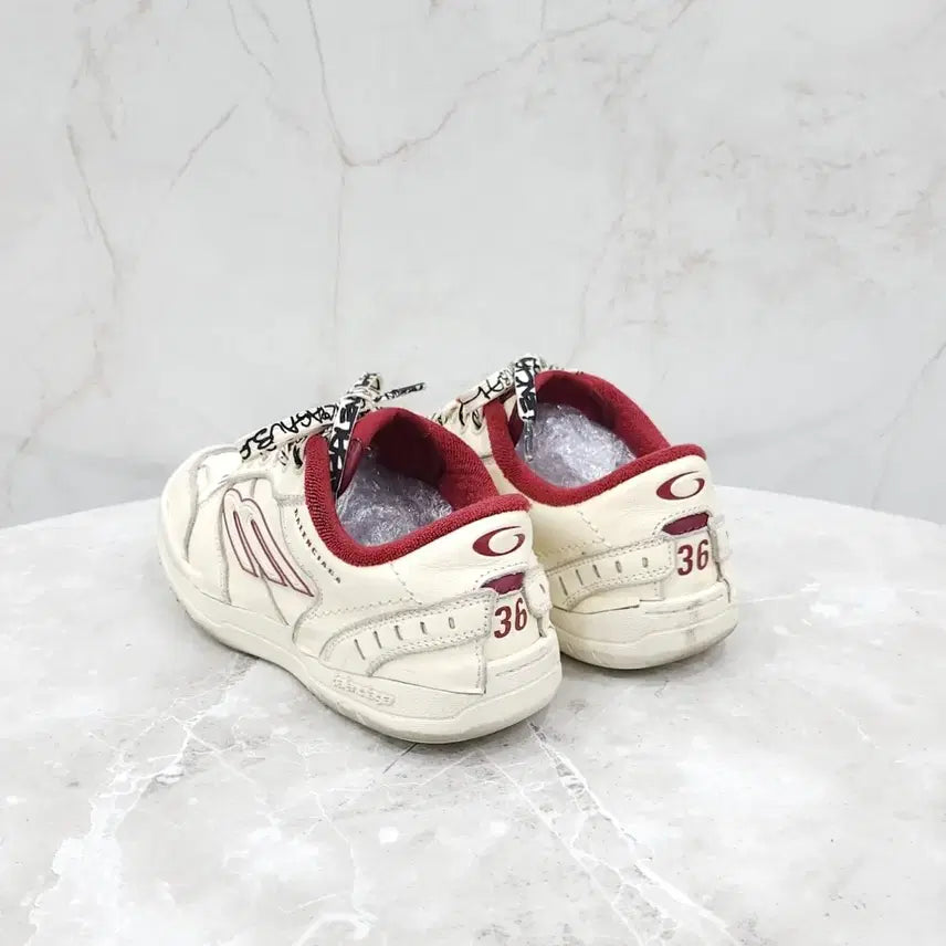 [SOLD OUT] 36 / 발렌시아가 여성 로고 햄튼스 스니커즈 841763