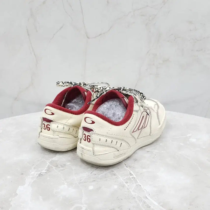 [SOLD OUT] 36 / 발렌시아가 여성 로고 햄튼스 스니커즈 841763