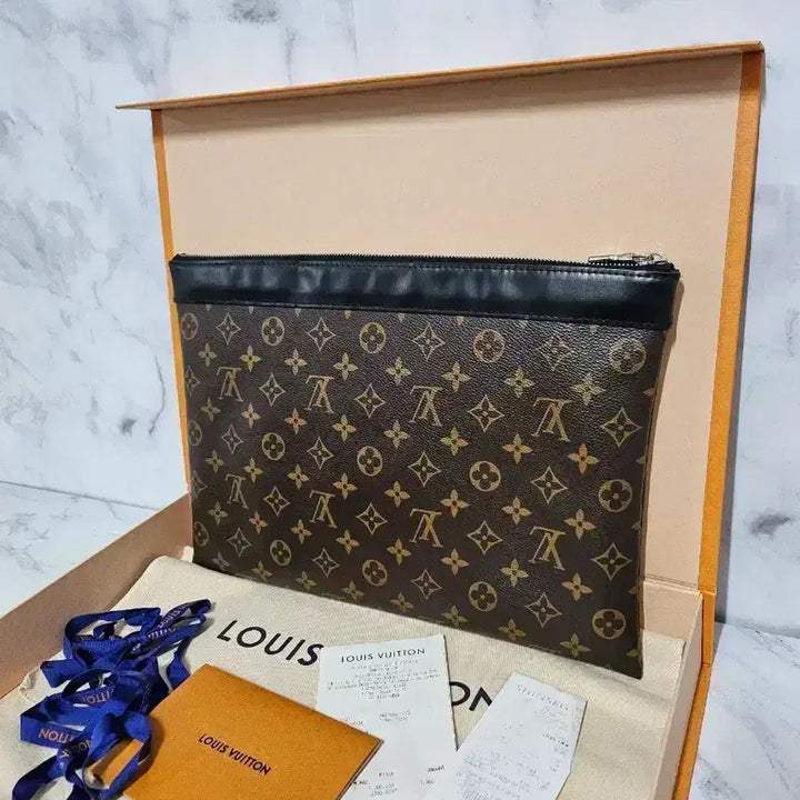 [BUNJANG] Louis Vuitton Discovery Monogram Clutch Full Set / 루이비통 디스커버리 모노그램 클러치 풀세트