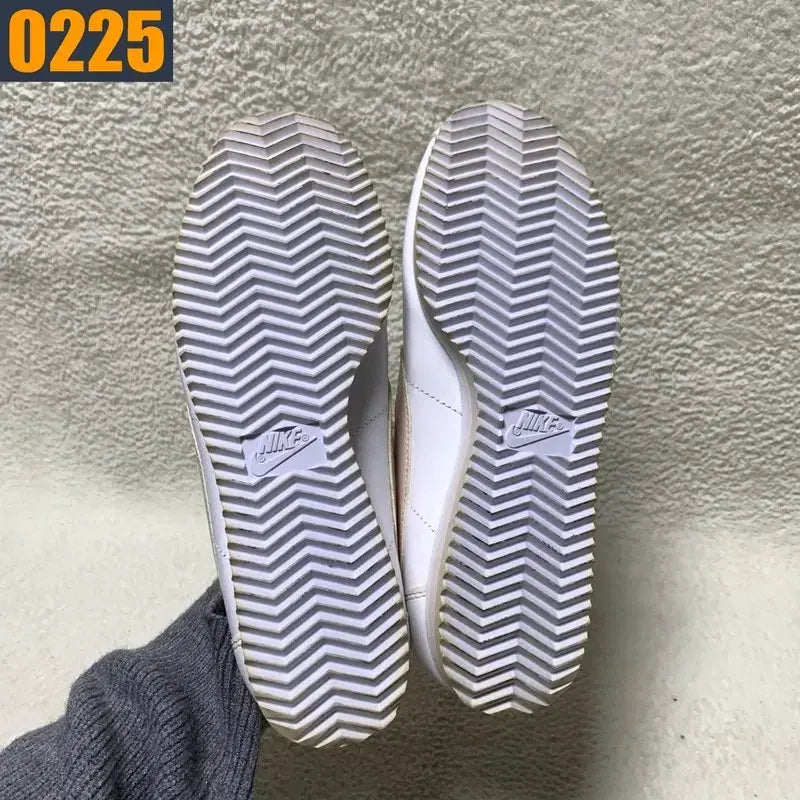 [BUNJANG] NIKE Cortez Sneakers / [235] NIKE 나이키 코르테즈 스니커즈