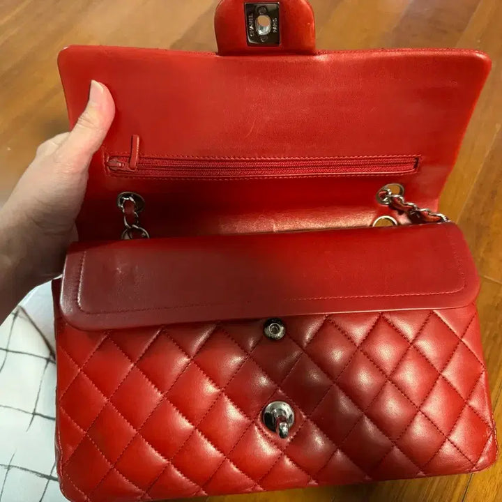 [BUNJANG] Chanel Classic Medium Lambskin Silver Chain / 샤넬 클래식 미듐 램스킨 은장