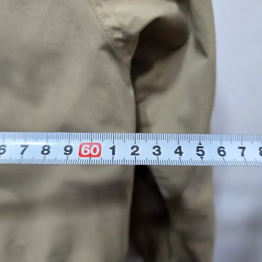 [BUNJANG] Lacoste Beige Windbreaker Bomber Jacket (M) / 라코스테 베이지색 바람막이 점퍼 봄버 M