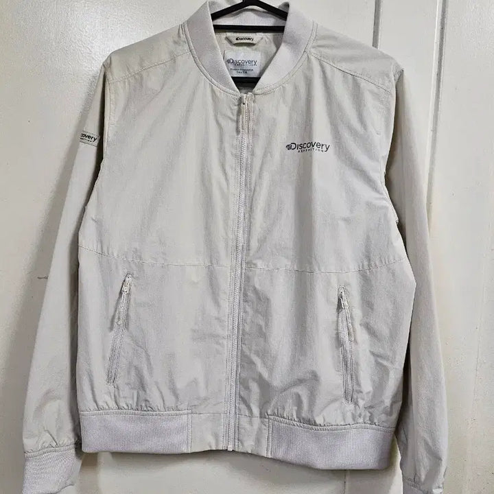 [BUNJANG] Discovery Windbreaker Bomber Jacket (Size 90) / 24년)디스커버리 바람막이 항공점퍼 90