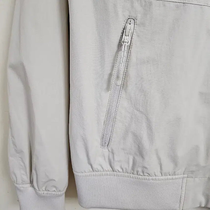 [BUNJANG] Discovery Windbreaker Bomber Jacket (Size 90) / 24년)디스커버리 바람막이 항공점퍼 90