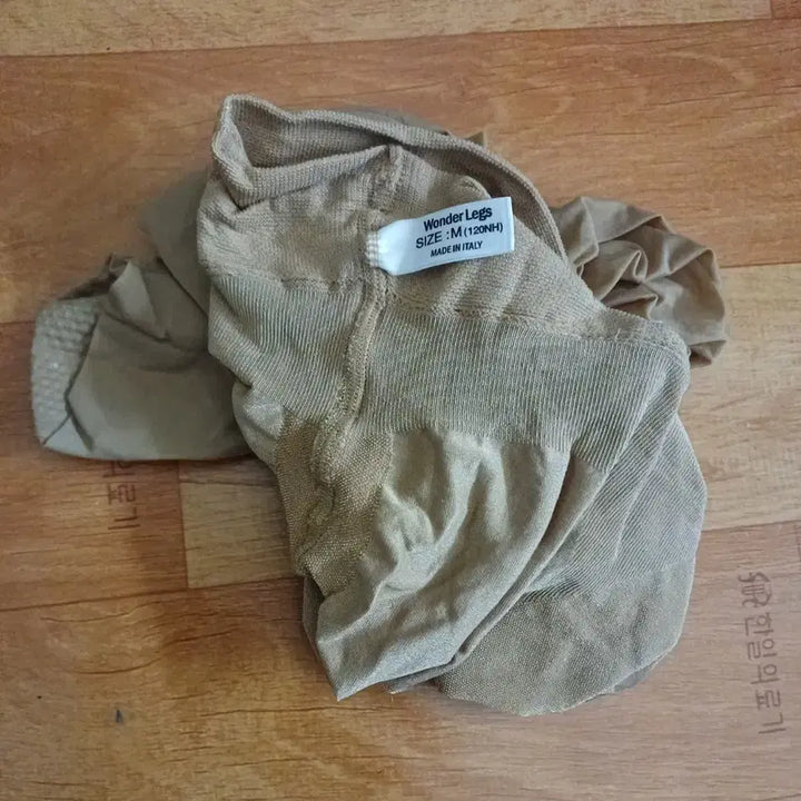 [BUNJANG] Calvin Klein Wonder Leg Compression Stockings / 캘빈클라인 +원더레그 [중고]