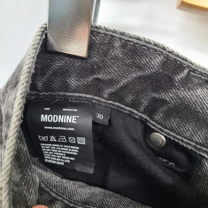 [BUNJANG] Mod9 Black Washed Denim Pants - Alice - 30 / 모드나인 블랙 워싱 데님 팬츠/30/앨리스/360