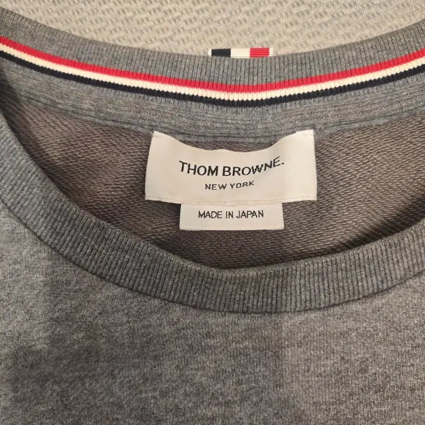 [BUNJANG] Thom Browne Crewneck Gray / 톰브라운 사선 완장 맨투맨 그레이