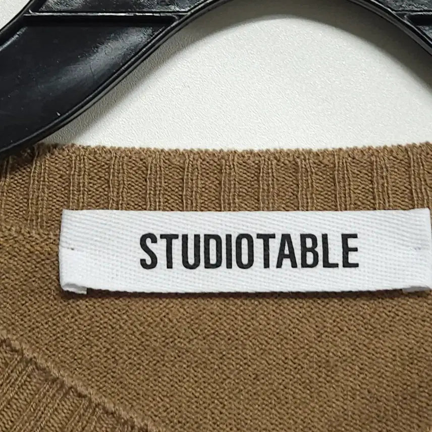 [BUNJANG] Studio Table Cardigan Knit / 44~55 스튜디오테이블 가디건 니트 새상품급