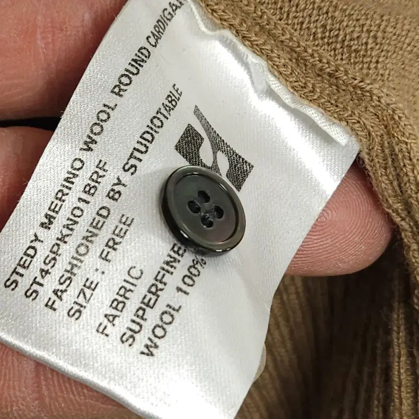 [BUNJANG] Studio Table Cardigan Knit / 44~55 스튜디오테이블 가디건 니트 새상품급