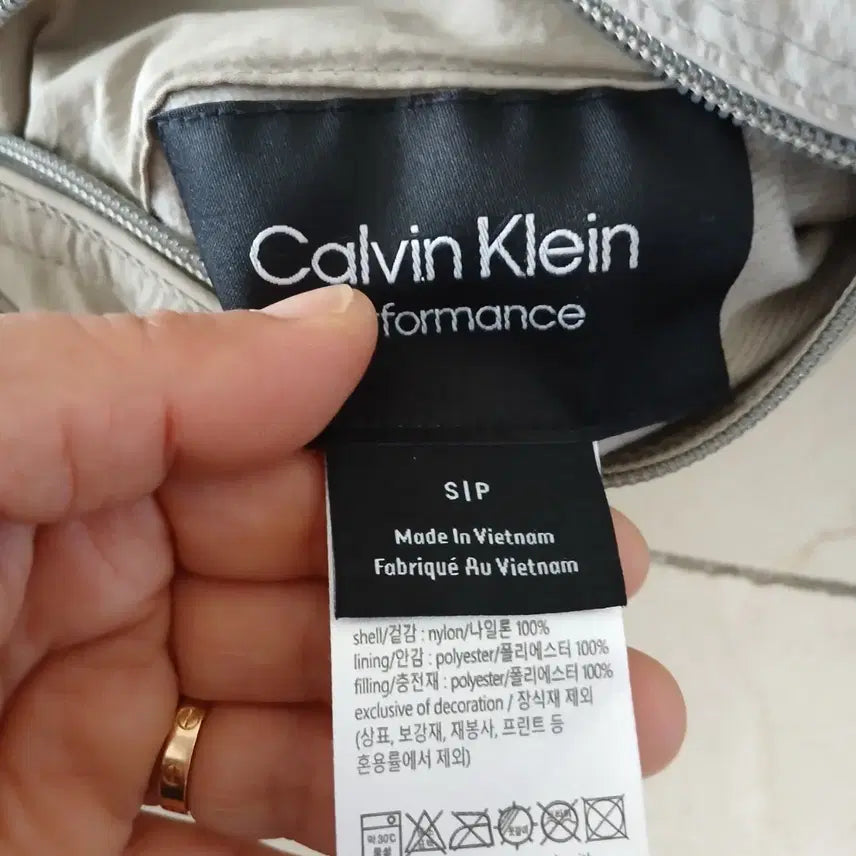 [BUNJANG] Calvin Klein Reversible Padded Jacket / 023 캘빈클라인 벨티드 리버시블 패딩