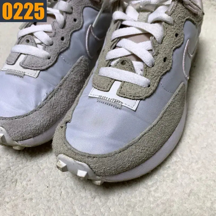 [BUNJANG] Nike Fontanka Waffle Pure Platinum Sneakers / [235] NIKE 나이키 폰탄카 와플 퓨어 플래티넘 운동화