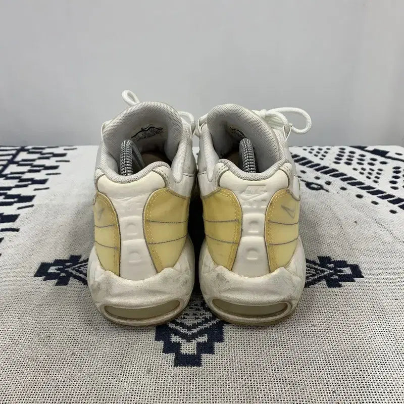 [BUNJANG] Nike Air Max 95 SE Summit White Sneakers 245 / 나이키 에어맥스 95 SE 서밋 화이트 운동화 245 E02300