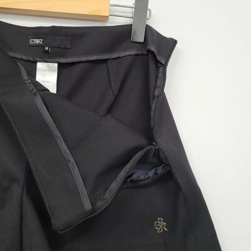 [BUNJANG] Citybreeze Black Shorts M / 시티브리즈 블랙 반바지/2023ss/M/앨리스/361