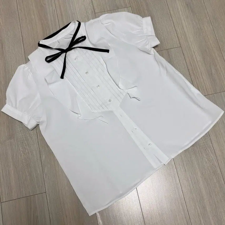 [BUNJANG] Grl Greil Ribbon Blouse / 반택무배ㅣgrl그레일 반팔리본블라우스 스나계양산형미셸마카롱