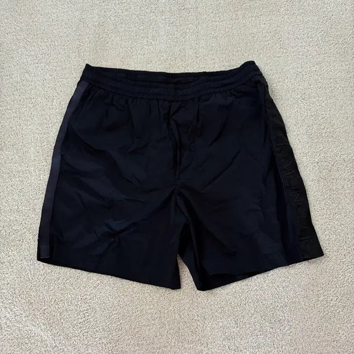 [BUNJANG] Moncler Side Patch Shorts / 몽클레어 사이드 백패치 반바지