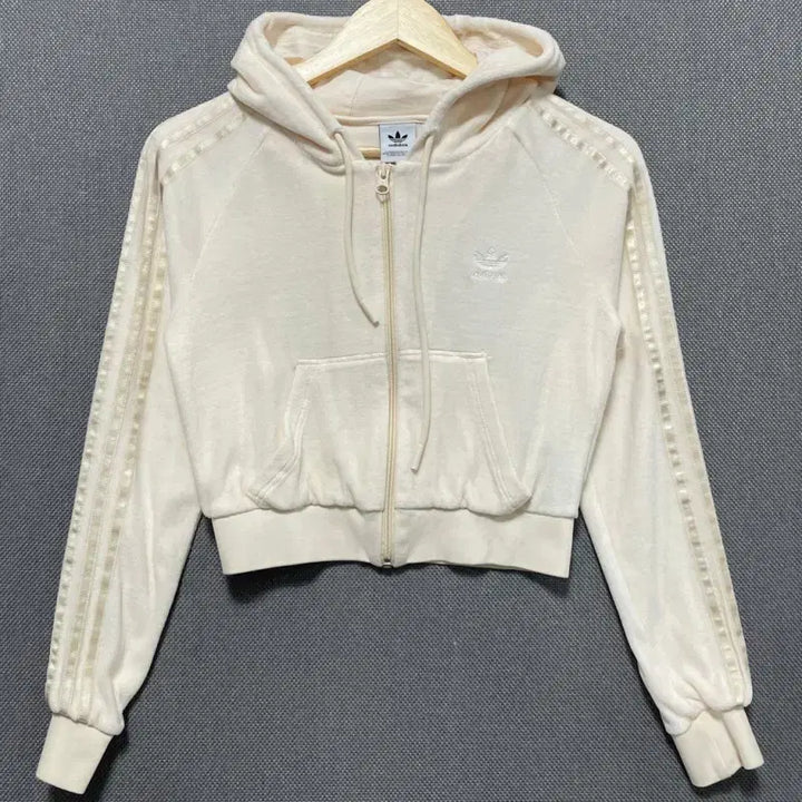 [SOLD OUT] 아디다스 크롭 벨루어 집업 XS B01239