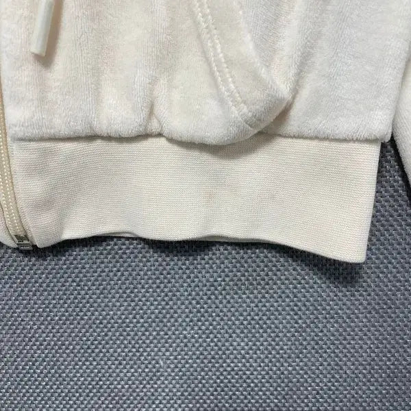 [SOLD OUT] 아디다스 크롭 벨루어 집업 XS B01239