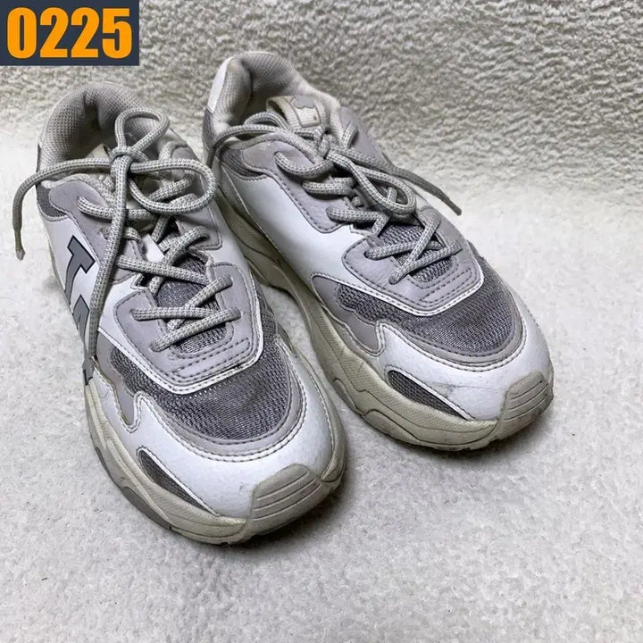 [BUNJANG] MLB Ugly Shoes Sneakers / [240] MLB 엠엘비 어글리 슈즈 키높이 운동화