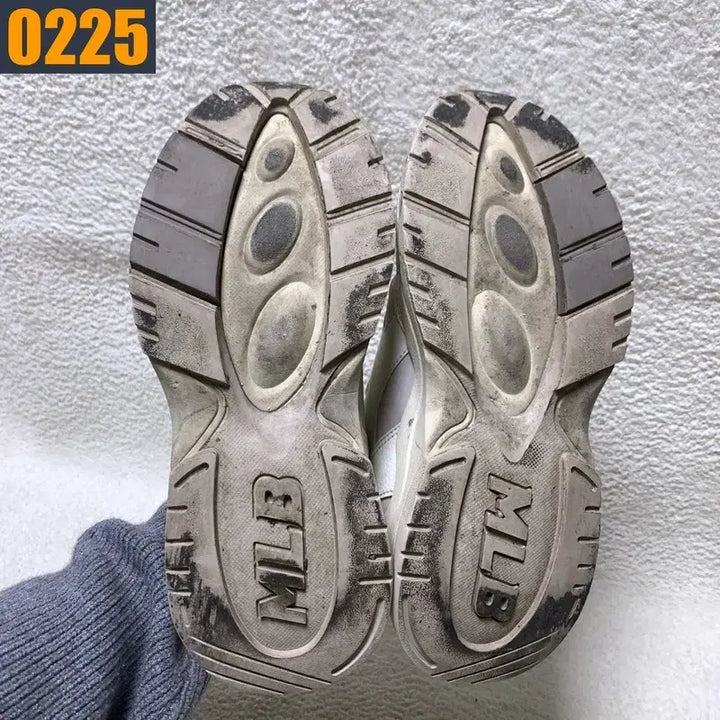 [BUNJANG] MLB Ugly Shoes Sneakers / [240] MLB 엠엘비 어글리 슈즈 키높이 운동화