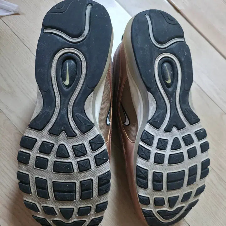 [BUNJANG] Nike Air Max 97 Rose Gold 300mm Sneakers / 나이키 에어맥스97 로즈 골드 300mm