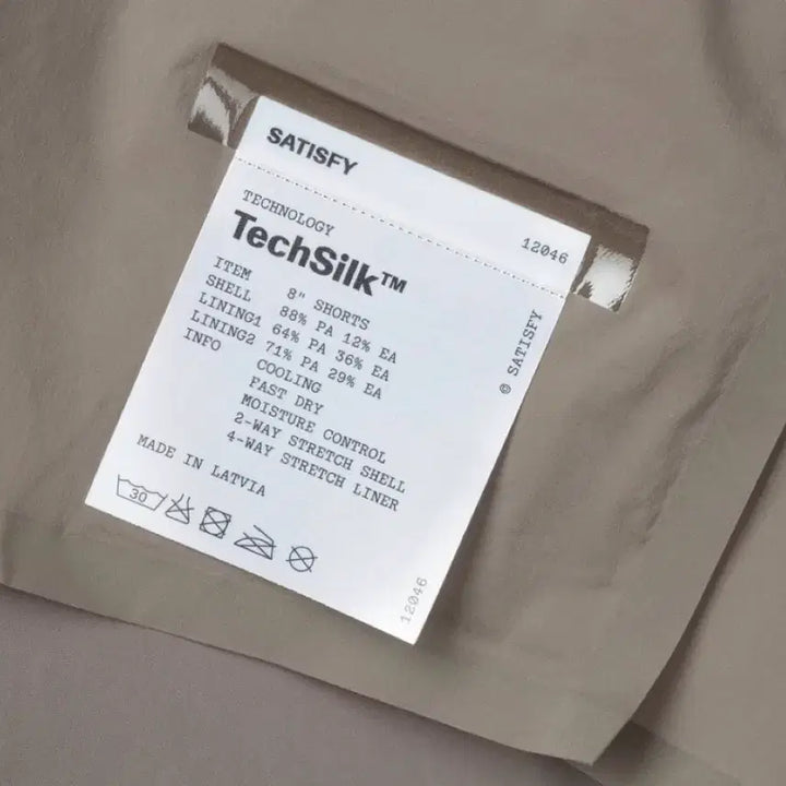 [SOLD OUT] 새티스파이SATISFY 테크실크8인치 쇼츠  팔콘 XL(새상품)