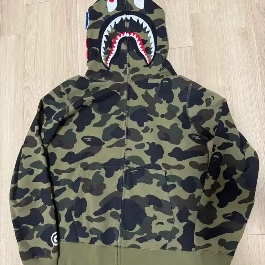 [BUNJANG] BAPE First Camo Shark Full Zip Hoodie Army Green / 베이프 퍼스트 카모 샤크 풀 집 후드 아미 그린