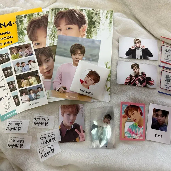 [BUNJANG] Park Ji Hoon Bae Jin Young Merchandise Photocard Bundle Set / 박지훈 배진영 굿즈 포카 판매