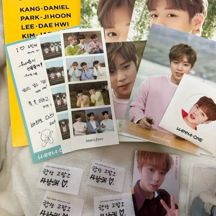 [BUNJANG] Park Ji Hoon Bae Jin Young Merchandise Photocard Bundle Set / 박지훈 배진영 굿즈 포카 판매