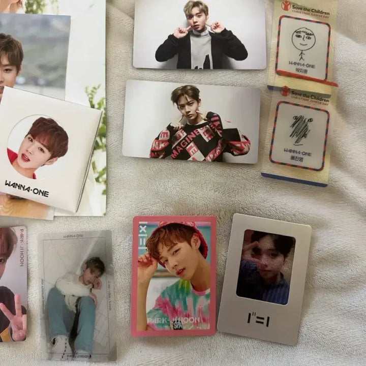 [BUNJANG] Park Ji Hoon Bae Jin Young Merchandise Photocard Bundle Set / 박지훈 배진영 굿즈 포카 판매
