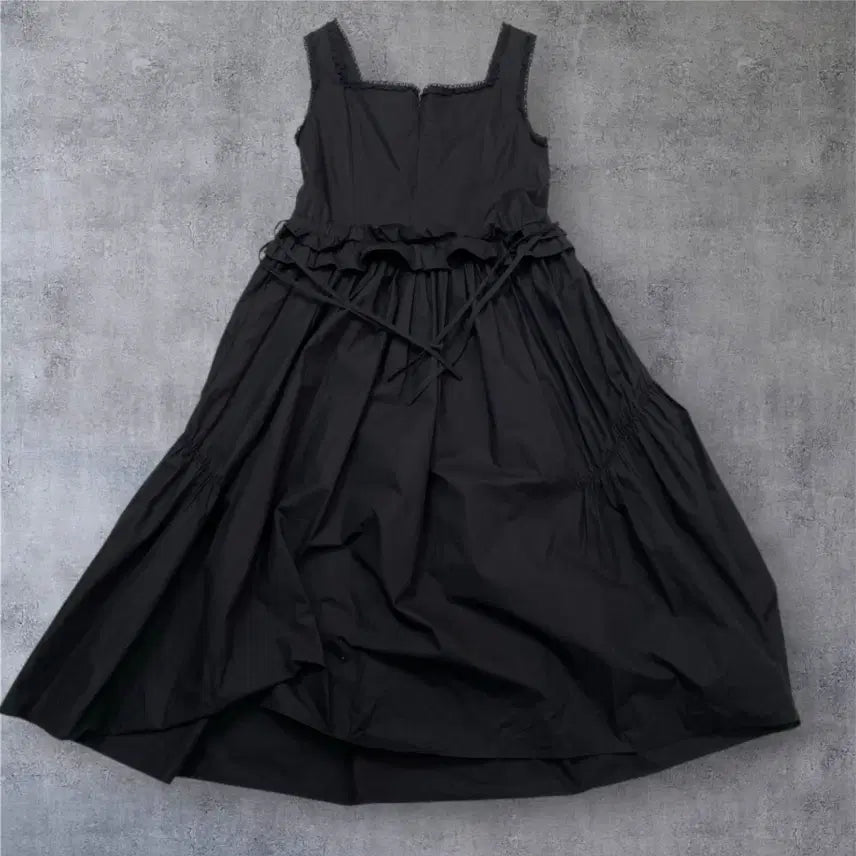 [BUNJANG] Le Masterpiece Black Lace Trimmed String Shirring Long Dress / 르 마스터피스 블랙 레이스 트리밍 스트링 셔링 롱 원피스