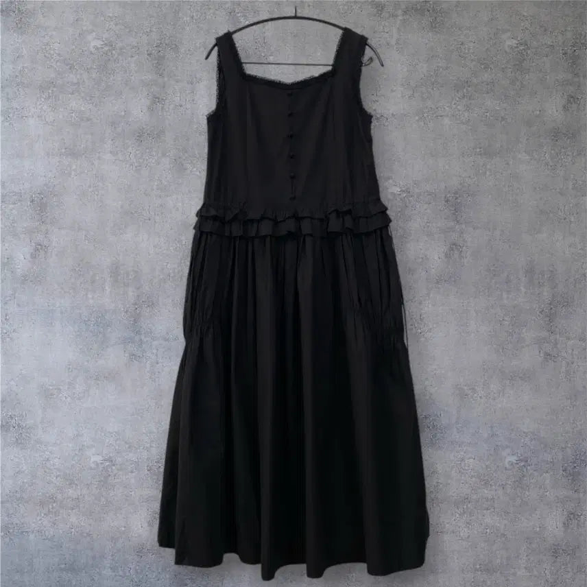 [BUNJANG] Le Masterpiece Black Lace Trimmed String Shirring Long Dress / 르 마스터피스 블랙 레이스 트리밍 스트링 셔링 롱 원피스
