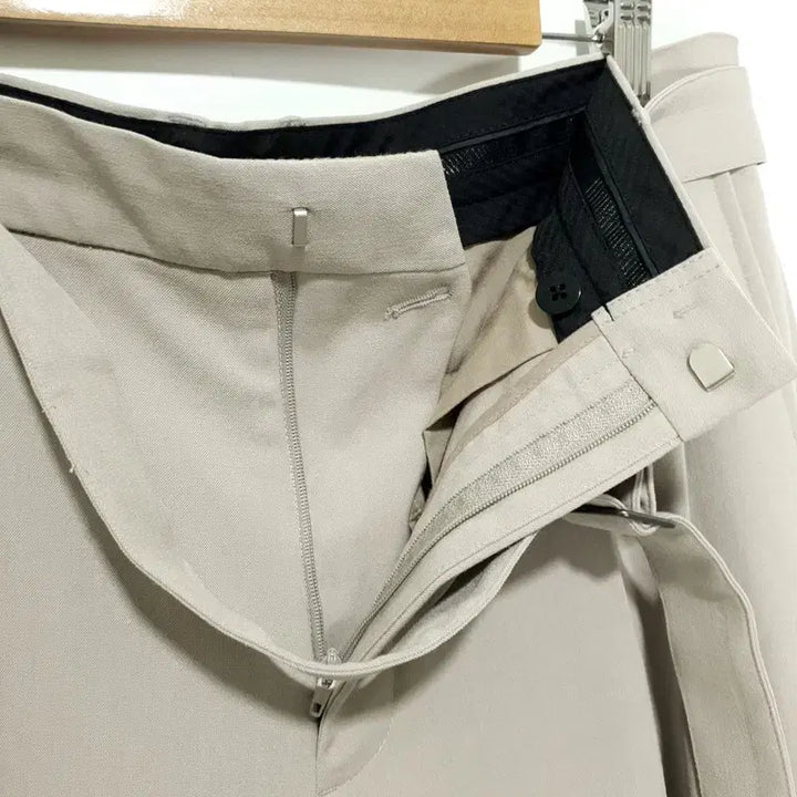 [BUNJANG] Musinsa Standard Belted Two Tuck Wide Slacks / 무탠다드 벨티드 투턱 와이드 슬랙스 36_M0797