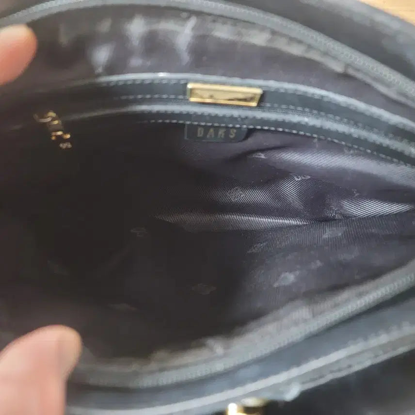 [SOLD OUT] DAKS 닥스 천연소가죽 금장장식 토트백