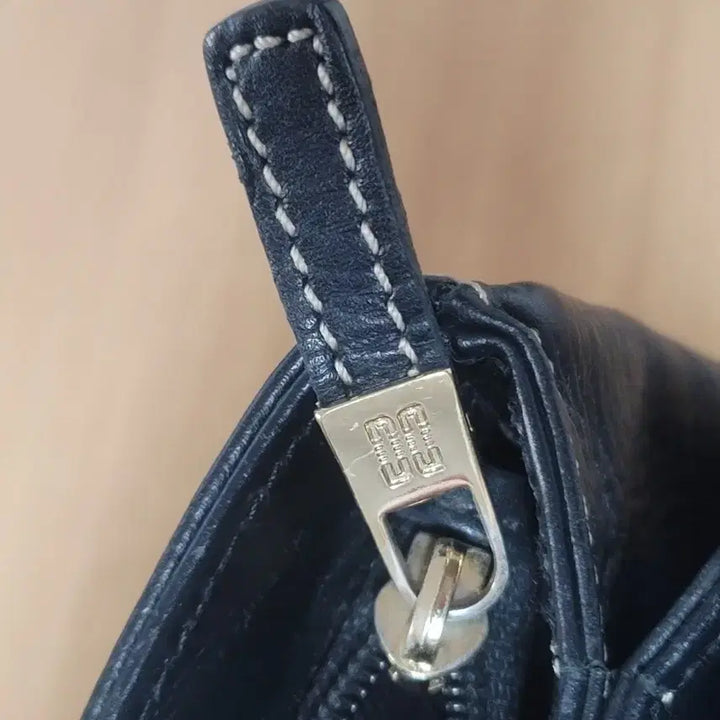 [SOLD OUT] DAKS 닥스 천연소가죽 금장장식 토트백