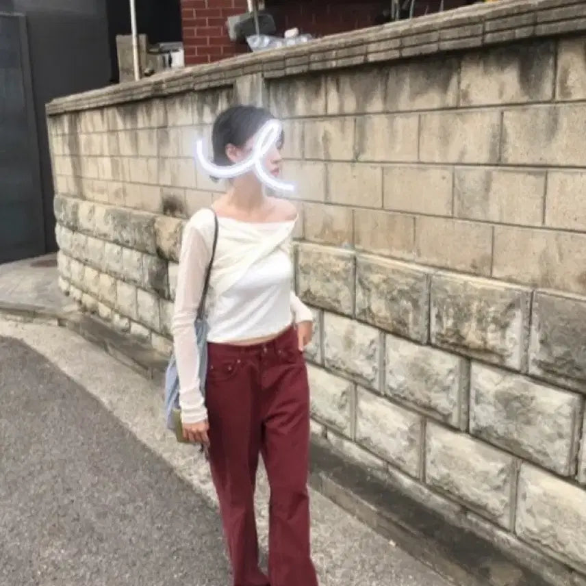 [BUNJANG] ENHYPEN Camila Off Tee / 이네기 Camila Off Tee