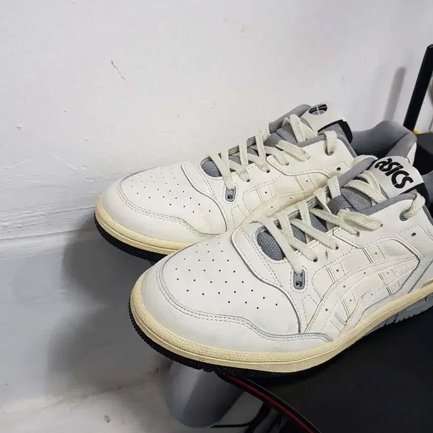 [BUNJANG] Asics Sneakers (White, Size 280) / 아식스 화이트 스니커즈 운동화(280)