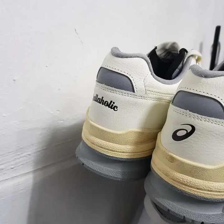 [BUNJANG] Asics Sneakers (White, Size 280) / 아식스 화이트 스니커즈 운동화(280)