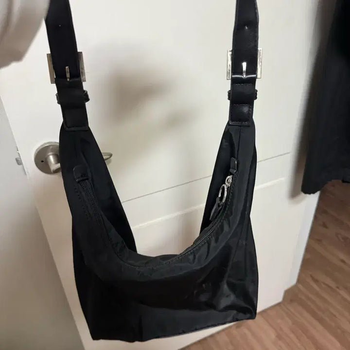 [BUNJANG] Unbranded Black Shoulder Bag / 보세 검정색 가방