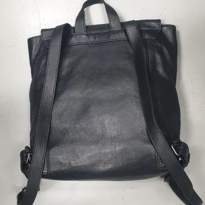 [BUNJANG] Mandarina Duck Black Leather Backpack / 만다리나덕 블랙 가죽 백팩